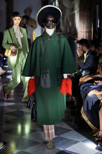 Look 46